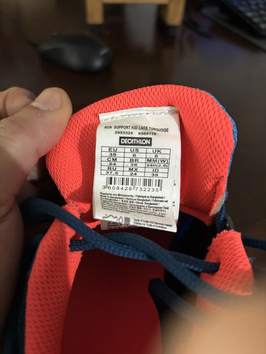 ténis de corrida infantil da marca Kalenji