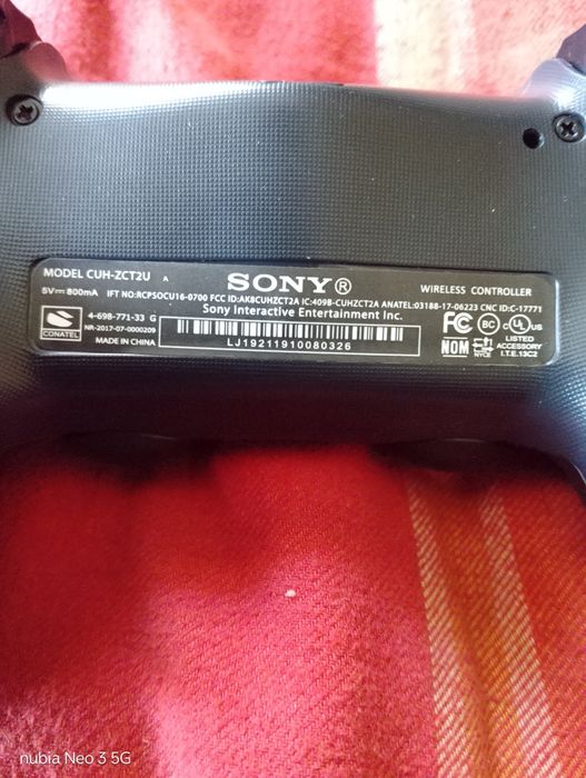 продається джойстик для PlayStation 4