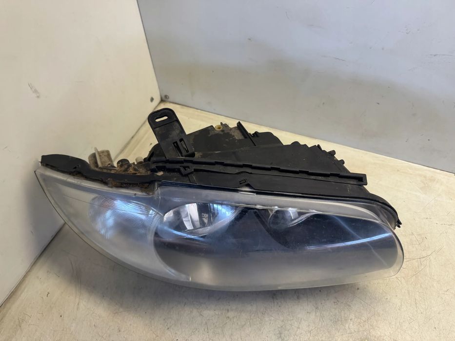 BMW 1 E87 Lampa Prawy Przód 7249650