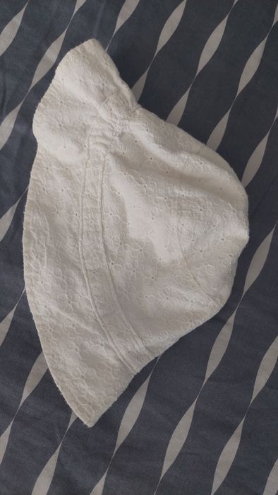 Kapelusik na lato bialy dla dziewczynki