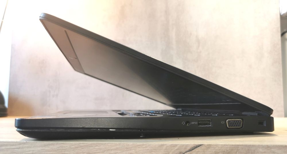 Dell latitude 5490 14'' FHD i5-8250/16GB/500GB SSD/Windows 11  Pro