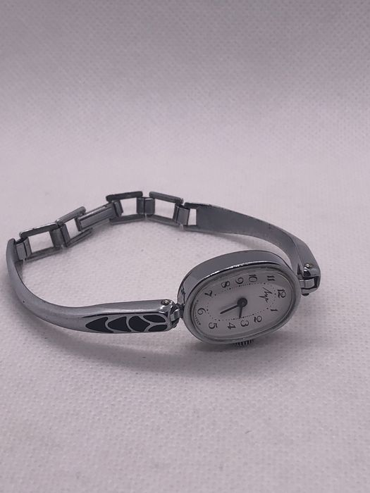 Женские наручные часы Луч СССР.