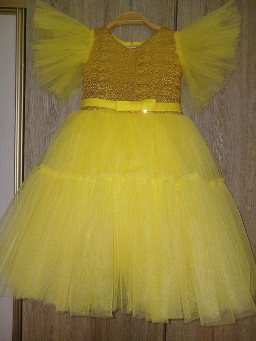Святкове плаття, нове, 116розмір, жовте
