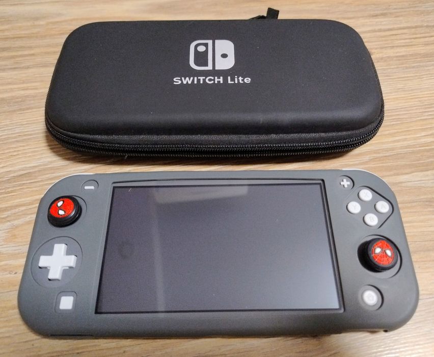 Switch Lite + чехол + кейс + 512 Гб карта