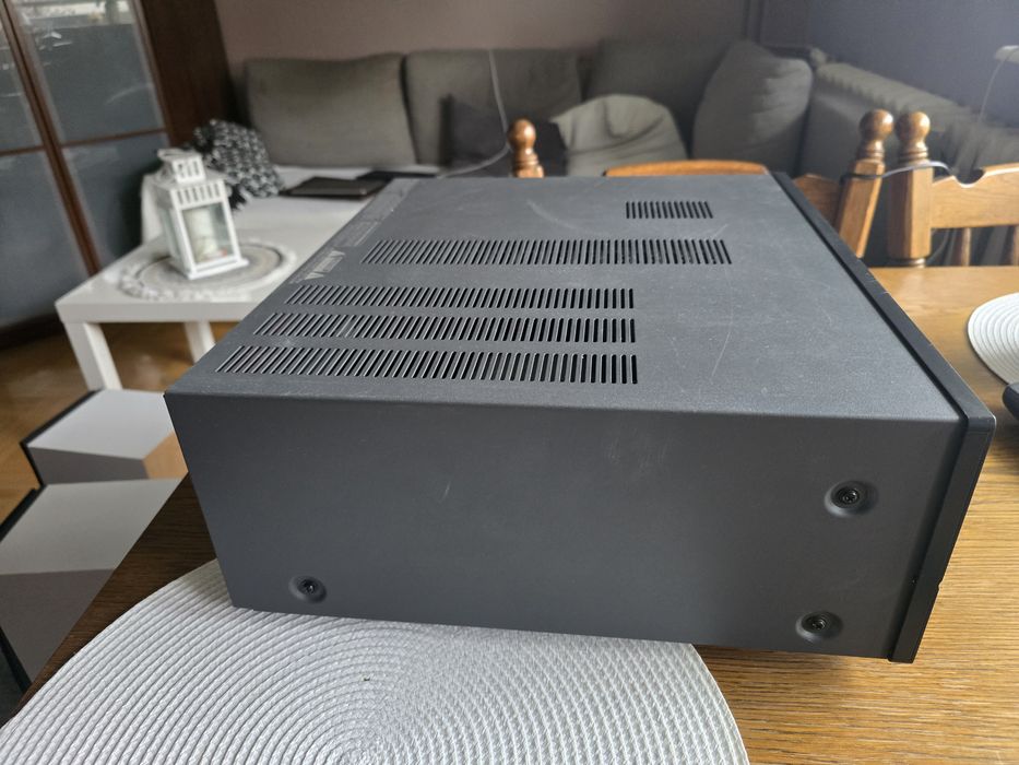 Amplituner kina domowego NAD T 753