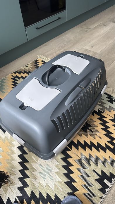 Переноска для тварин з замком