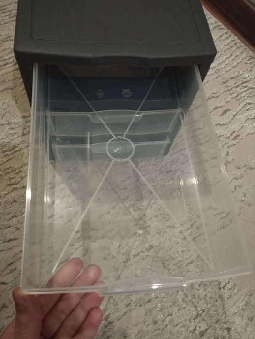 Пластиковий комод