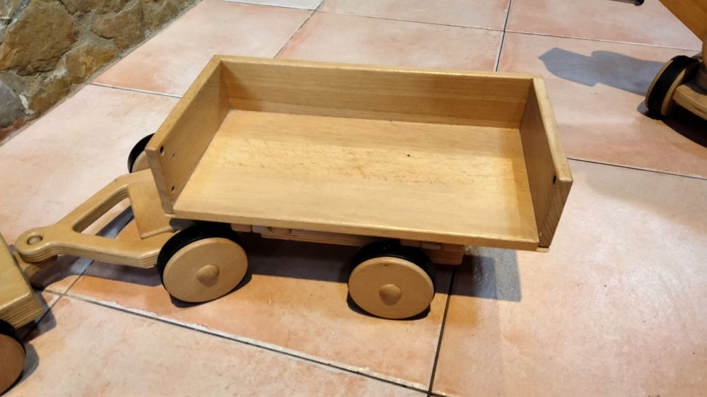 Camião basculante e escavadora brinquedo madeira