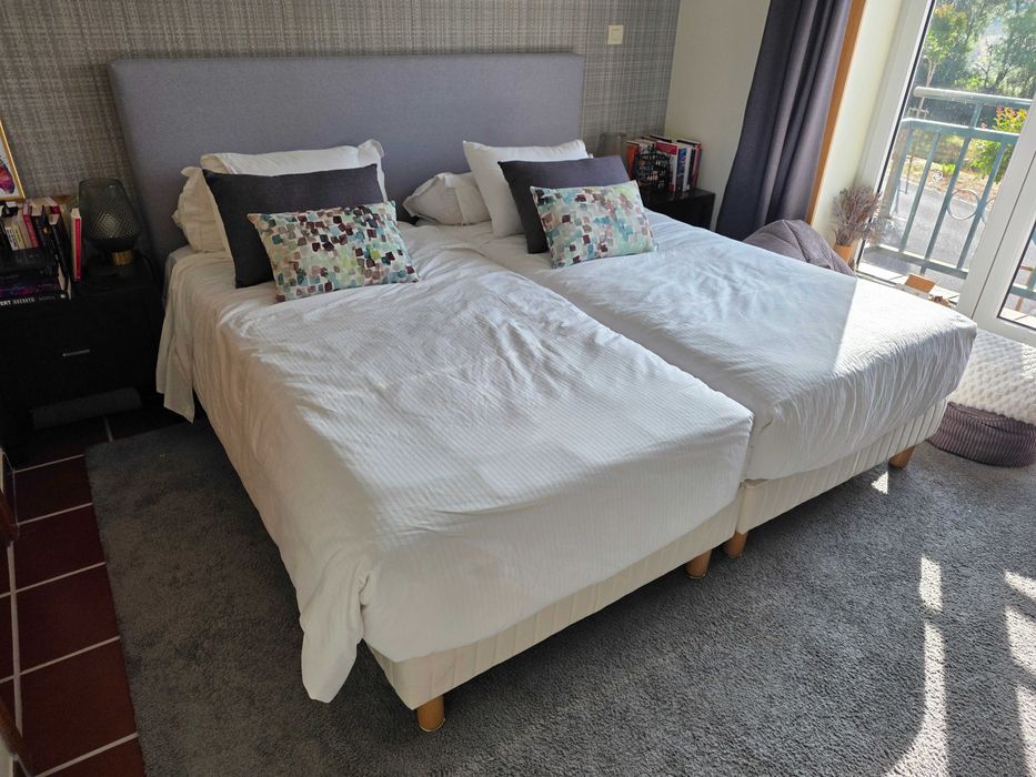 Camas Individuais com Colchão e Cabeceira 2 Unidades Podem Fazer Cama de Casal
