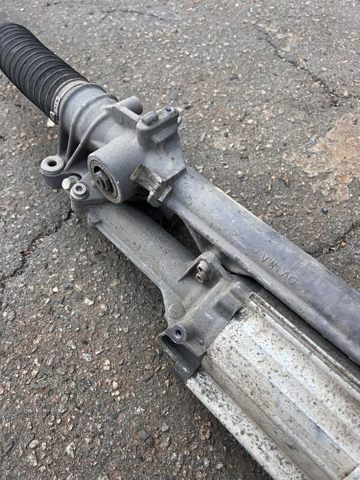 Рулевая рейка Volkswagen Skoda 1K0 909 144N Caddy Passat
