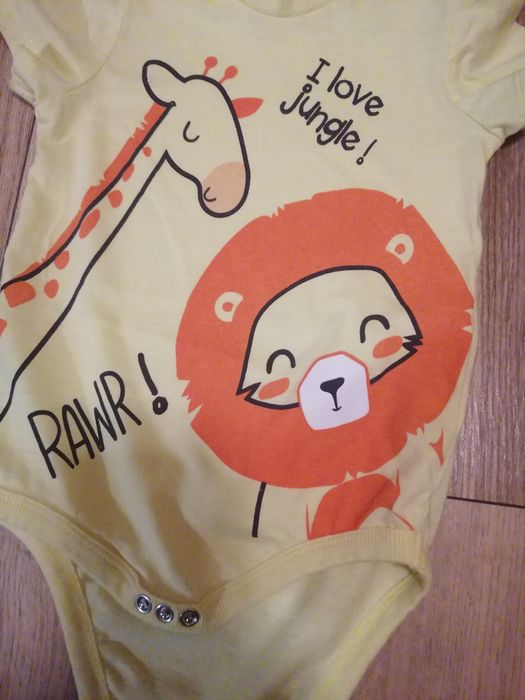 Body z krótkim rękawem