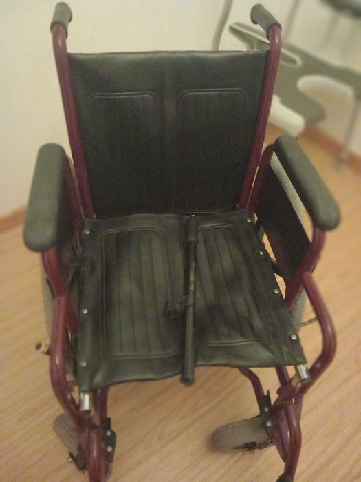 Vendo cadeira de rodas