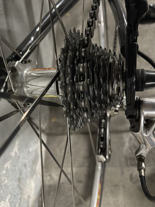Bicicleta de estrada em carbono Dynatek