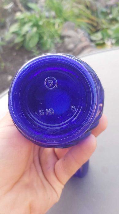 Flakon kobaltowy szklany Yves Rocher, lata 70 Stan dobry !