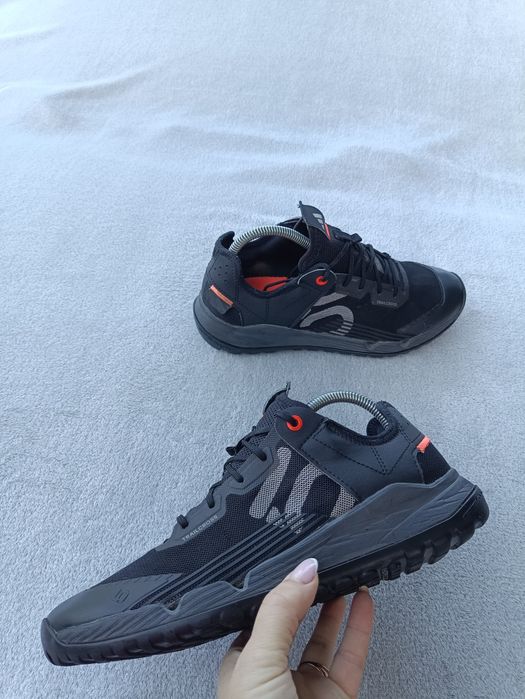 Мужские кроссовки Adidas р41