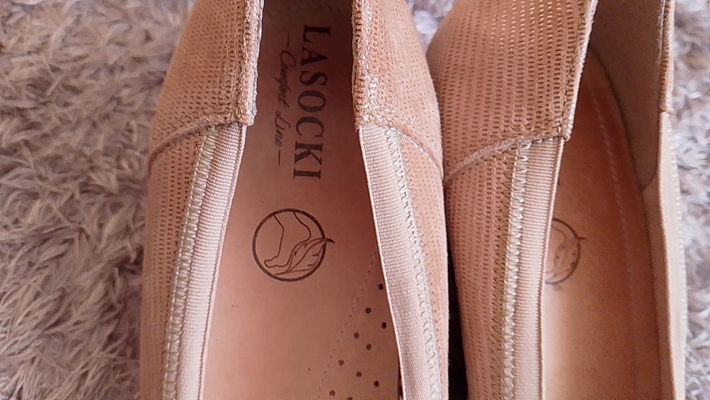 Buty na koturnie 37 Lasocki