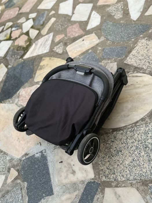 Stroller430318905638277120