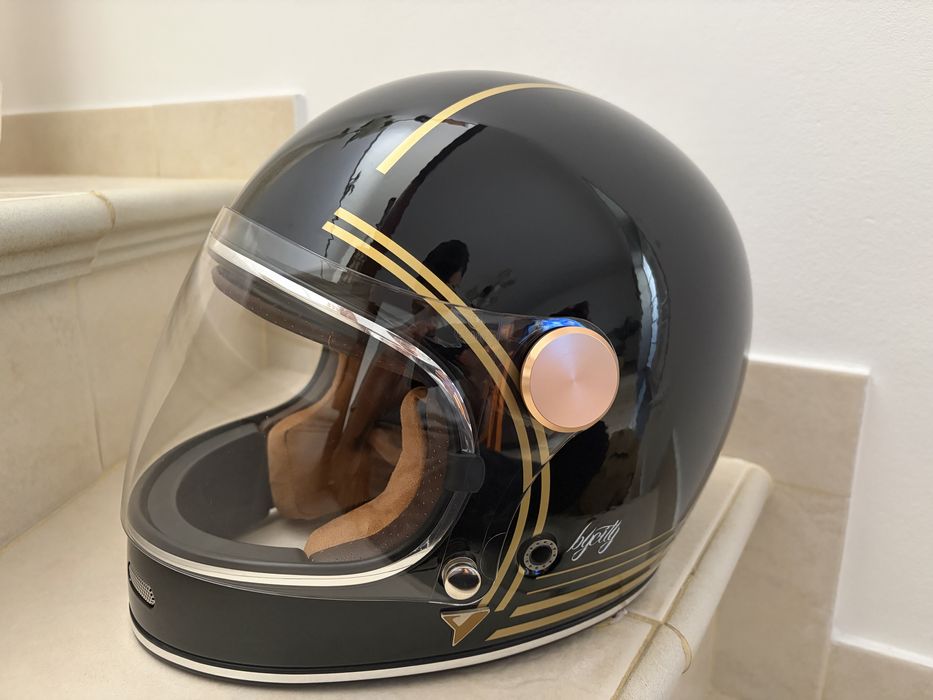 Capacete By City