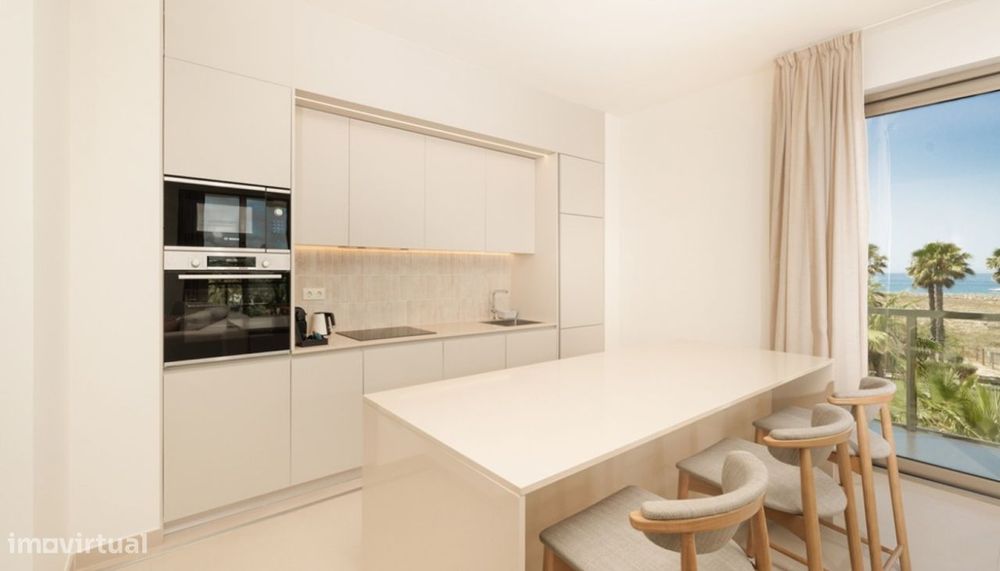 Apartamento T3 à venda com acesso direto à praia dos Salgados, Algar