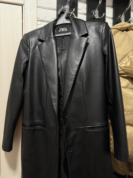 Плащ Zara купувала за 150 евро по знижці