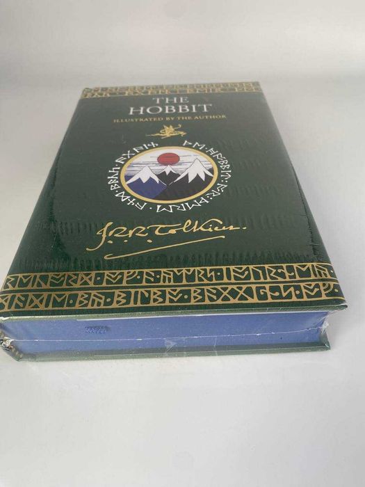 Книга The Hobbit — Illustrated by the Author (Дж. Р. Р. Толкін)