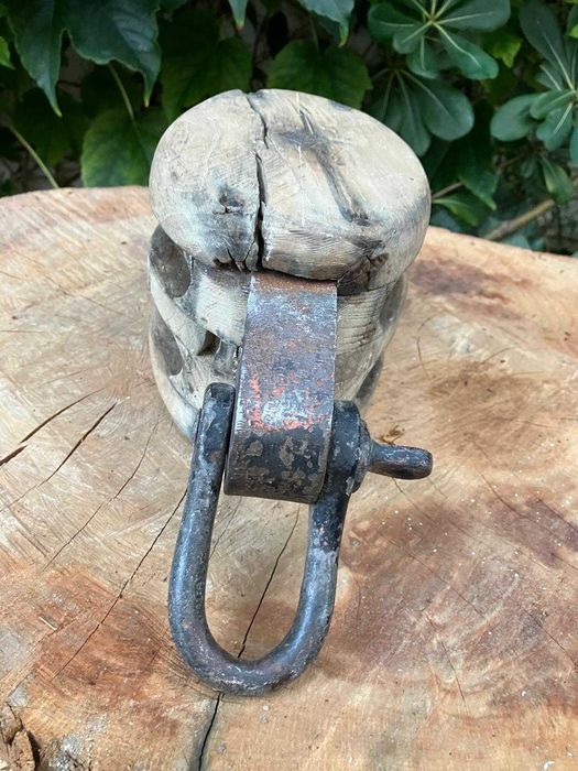 Moitão náutico (duas roldanas) antigo