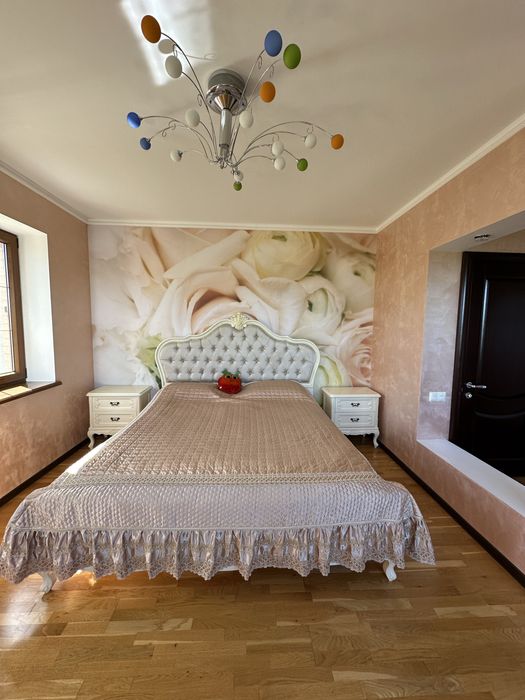 Продаж заміського будинку