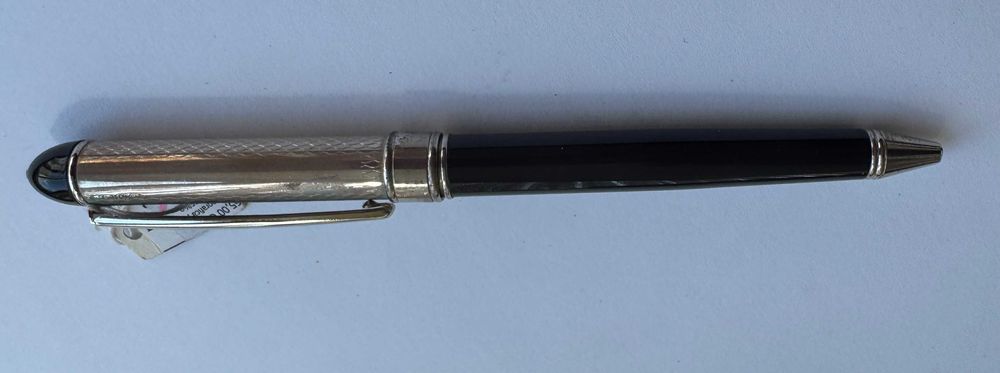 Caneta Esferográfica Executiva – Tampa em Prata 925 com Padrão Cinzelado em Diamante (Nova)