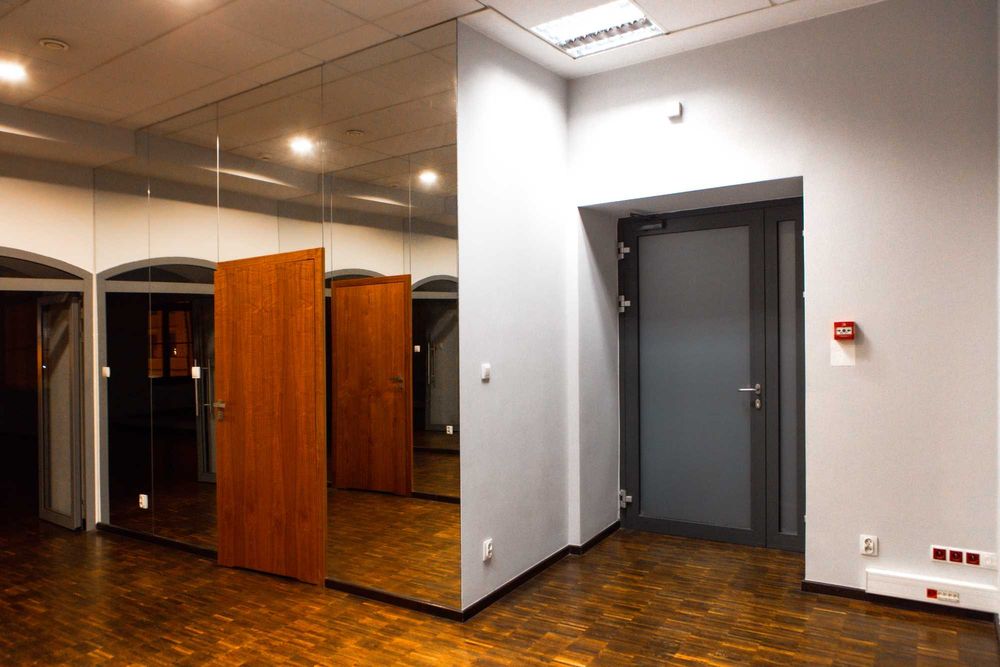 Sala fitness/konferencje/prezentacje/imprezy/osiemnastki(pow-50 m2)