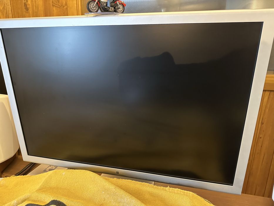 Apple mac pro 5.1 + monitor