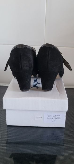 Sapatos sevilhanas tam.34. Excelente estado. 

Entrega em Vila Franca de Xira ou via ctt