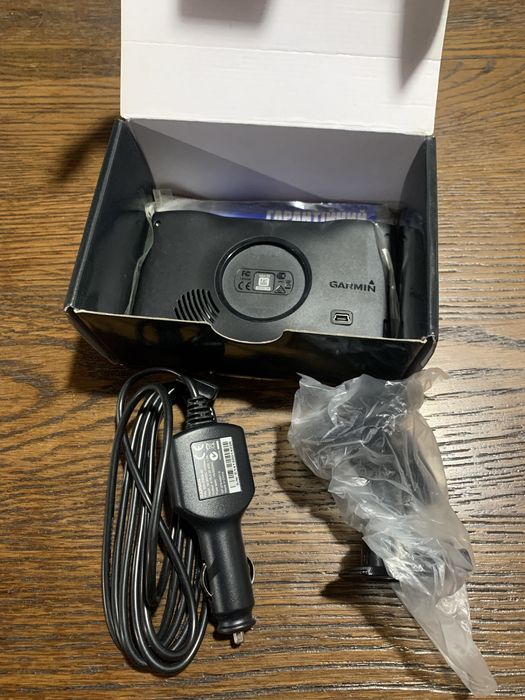 Навігатор новий Garmin nuvi 42