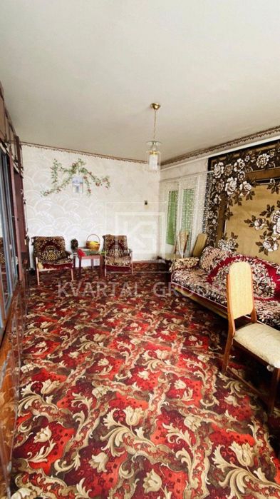 ТЕРМІНОВО! Трикімнатна квартира з індивідуальним газовим опалення!