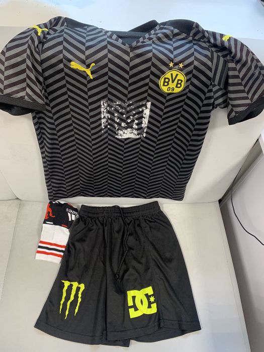 Футбольная Форма  и гетры  12лет 152см