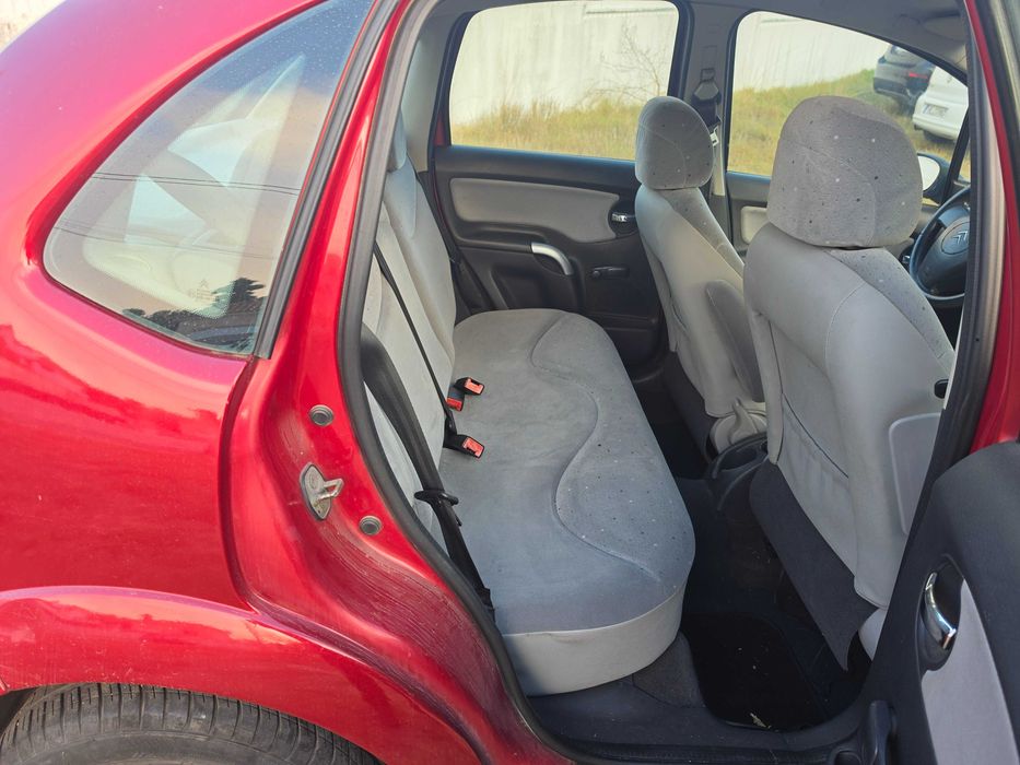 Citroën C3 1.2 com poucos quilometros