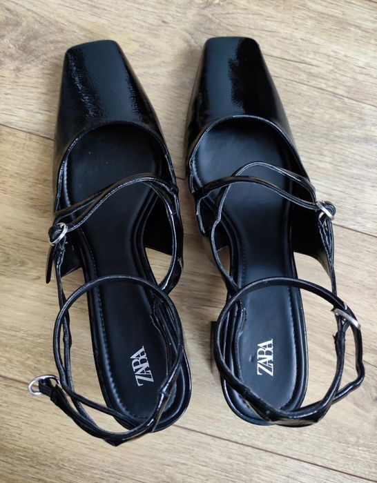 Zara Mary Jane lakierki czółenka 41 sandały słupek