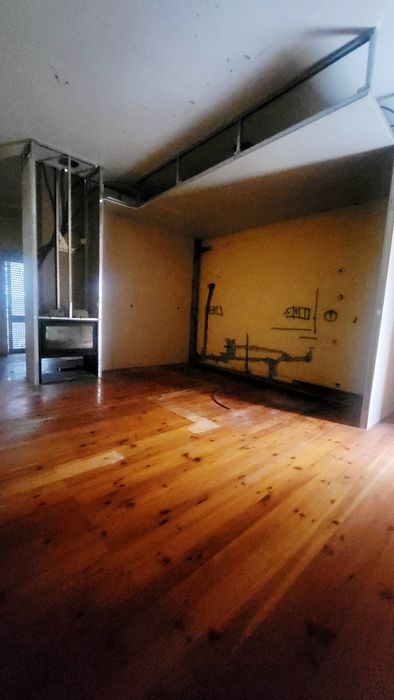 Escritório no centro de Caminha para converter num apartamento