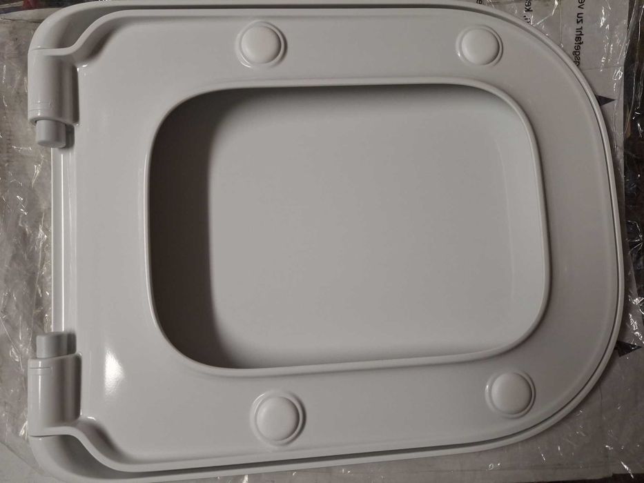 Deska Dante slim softclose wolnopadająca  GAP Roca