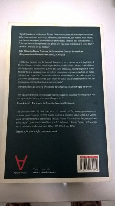 O Mundo é Plano - Thomas L. Friedman (portes incluídos)