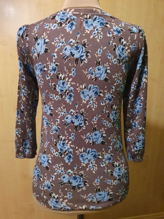 Rozpinany sweter w kwiaty