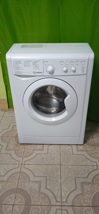 Пральна машина б/в Indesit 4 kg 800 об/хвил mod.iwuc40851