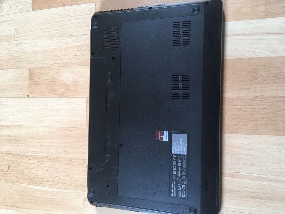 Laptop Lenovo G585-grafika Radeon hd-dysk ssd-ram 4 gb-hdmi