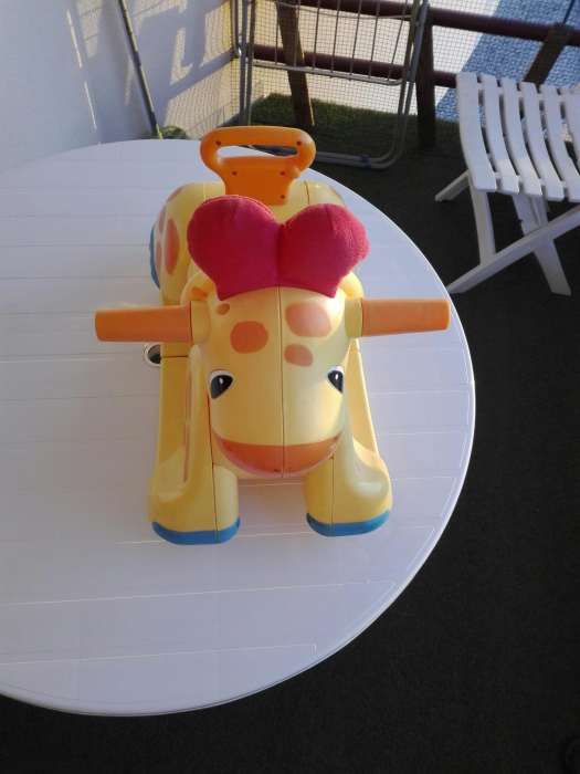 vendo girafa para bebês