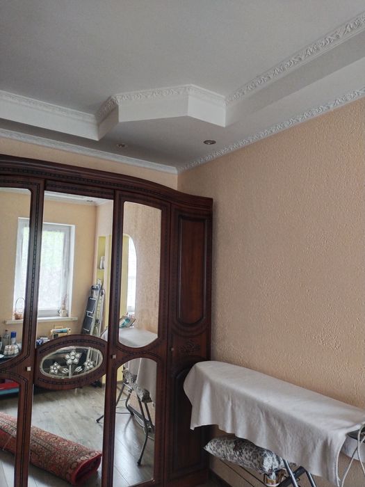 Продам частину будинка Центр