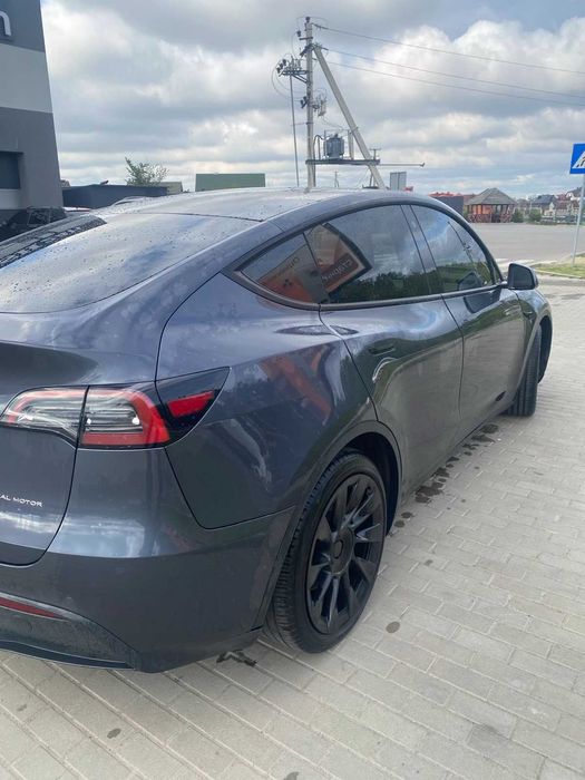 Продам авто Tesla Model Y