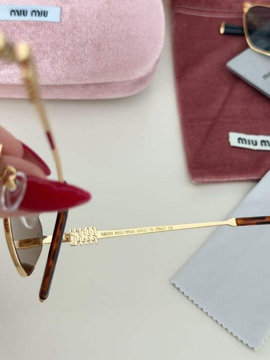 Солнцезащитные очки ромб miu miu полный комплект