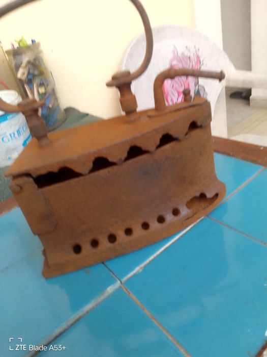 Ferro de Engomar Antigo
