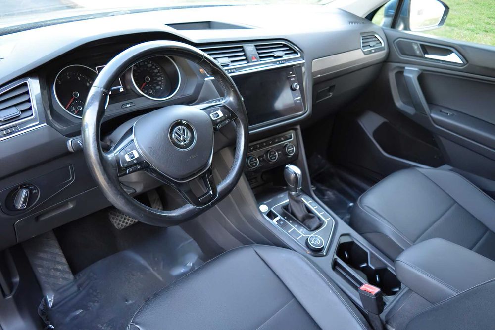 Volkswagen Tiguan      2020