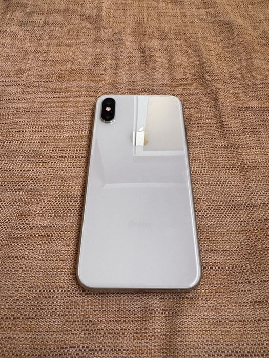 Продам Iphone XS