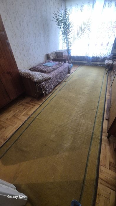 Ретро квартира за помірну ціну в колоритному районі  Борщагівка.